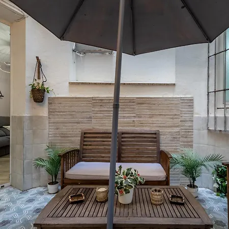 El patio del Arquitecto - free parking-3